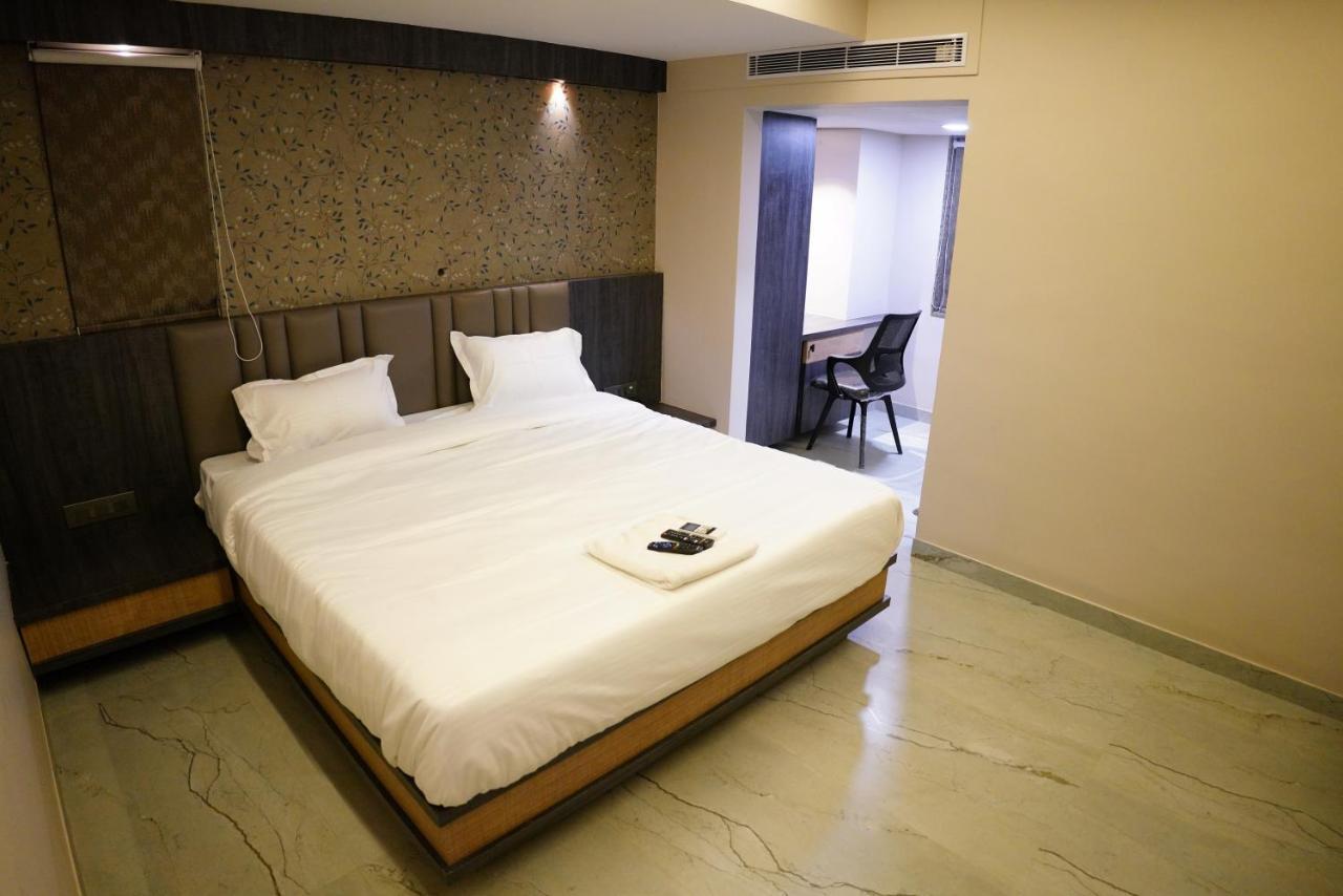 Woodland Hotel Vizianagaram Екстериор снимка