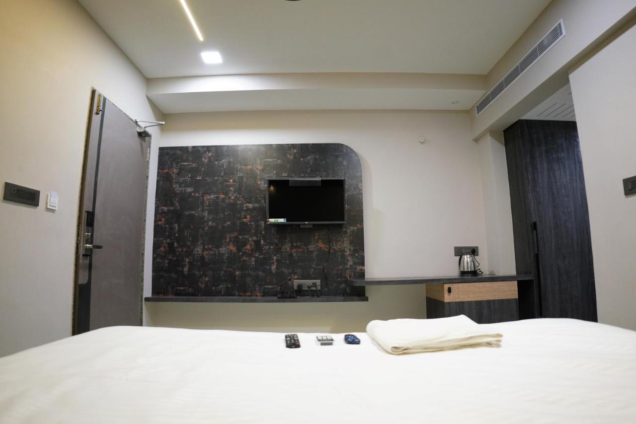Woodland Hotel Vizianagaram Екстериор снимка