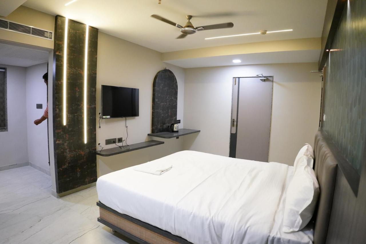 Woodland Hotel Vizianagaram Екстериор снимка