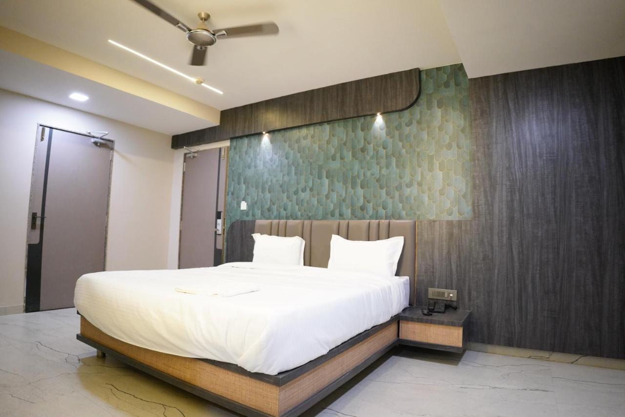 Woodland Hotel Vizianagaram Екстериор снимка
