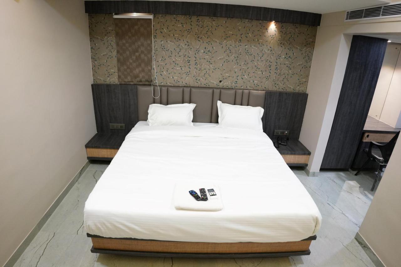 Woodland Hotel Vizianagaram Екстериор снимка