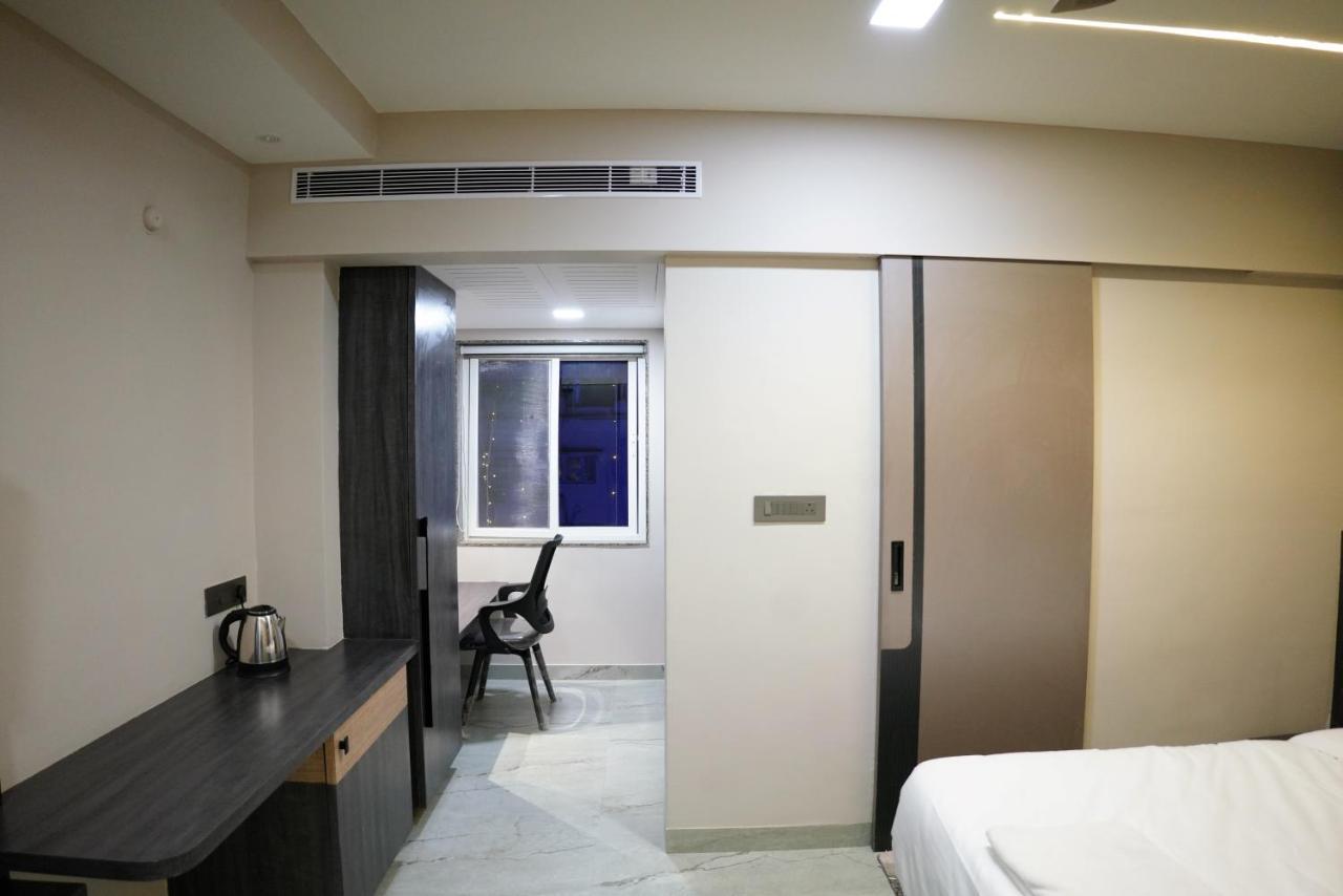 Woodland Hotel Vizianagaram Екстериор снимка